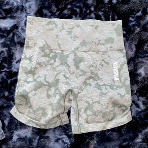 Gym shark camo short